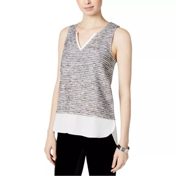 Women's Sleeveless Knit Top - Black and White - Picture 1 of 3
